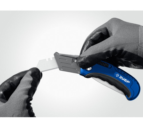 ЗУБР Компакт-2-А24, технический, универсальный складной нож 2-в-1 с трапециевидным лезвием (09227) купить  в Сочи